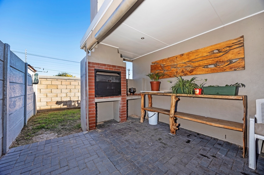 3 Bedroom Property for Sale in Zonnendal Western Cape